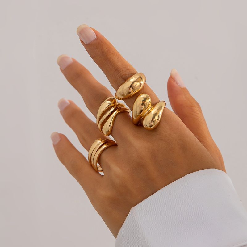 Set di anelli in lega geometrica con perle irregolari intarsiate in stile barocco_voghion.com