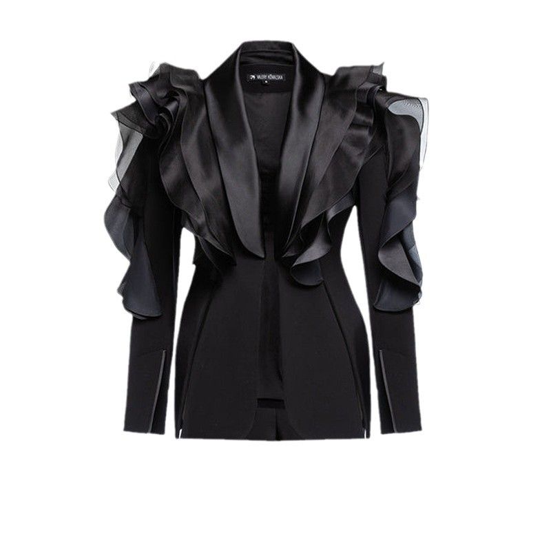 Nischendesign, High-End-Göttinnenstil, schwarzer dreidimensionaler Spleißanzug mit Rüschen, asymmetrischer Slim-Fit-Anzug_voghion.com