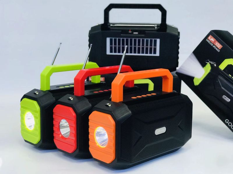 Bluetooth LP-V32 multifunctional flashlight FM phone holder player portable speaker solar energy_voghion.com