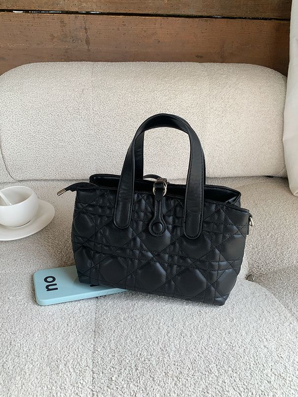 Women's Stylish Small Square Crossbody Bag With Quilted Pattern, Soft PU Leather, Zip Closure, Compact Daily Use Fashionable Versatile Crossbody Bag_voghion.com