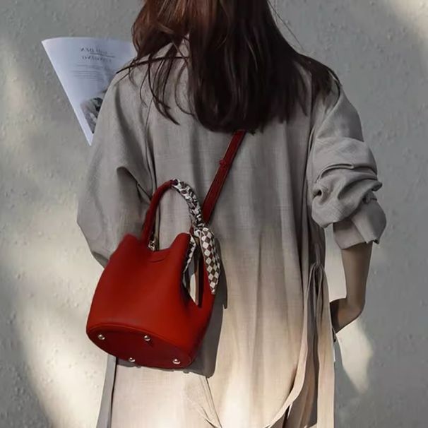 Commuting To Work Bucket Bag 2023 New Fashion Light Luxury Vegetable Basket borsa da donna all-match borsa a tracolla portatile a spalla singola_voghion.com