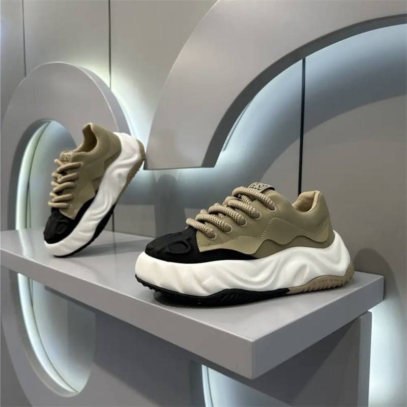 Zapatos de plataforma invisibles con elevación para hombre, marca de moda, zapatos de papá, diseño de nicho, tendencia, zapatos de tabla casuales de todos los colores a juego, 2024_voghion.com