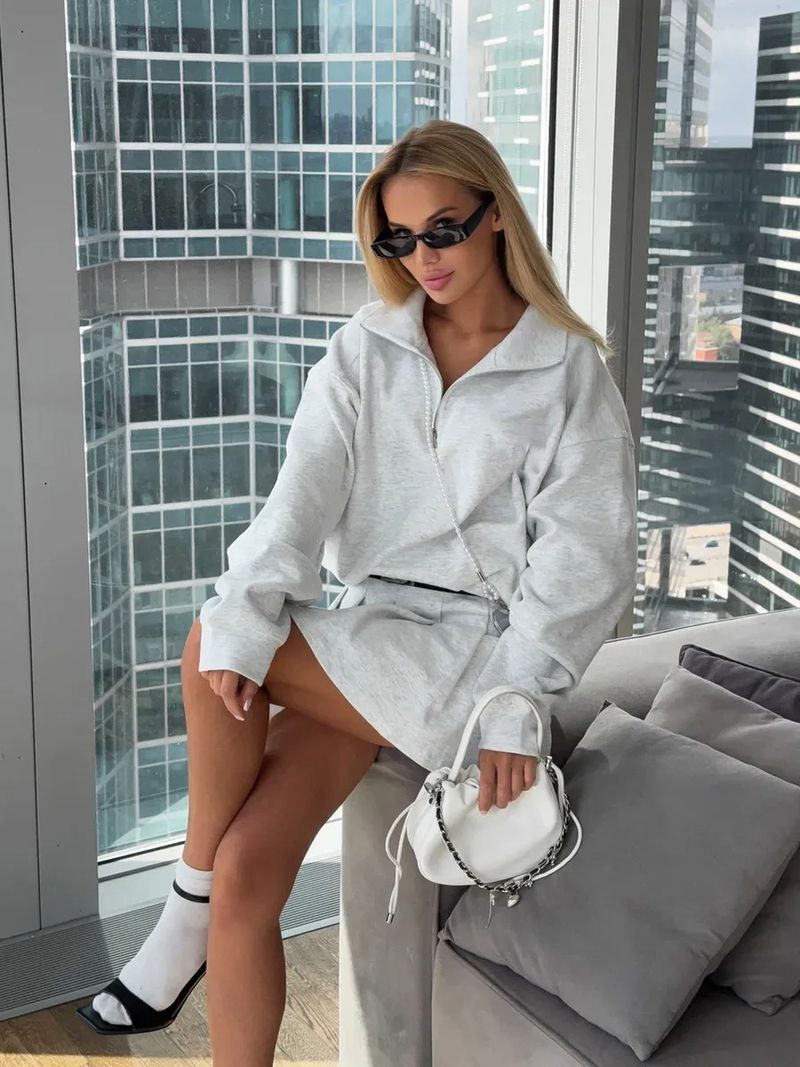 Essentiels streetwear tendance - Ensemble sweat à capuche oversize et mini-jupe, mélange de polyester doux (blanc cassé/gris/bleu marine/vert)_voghion.com