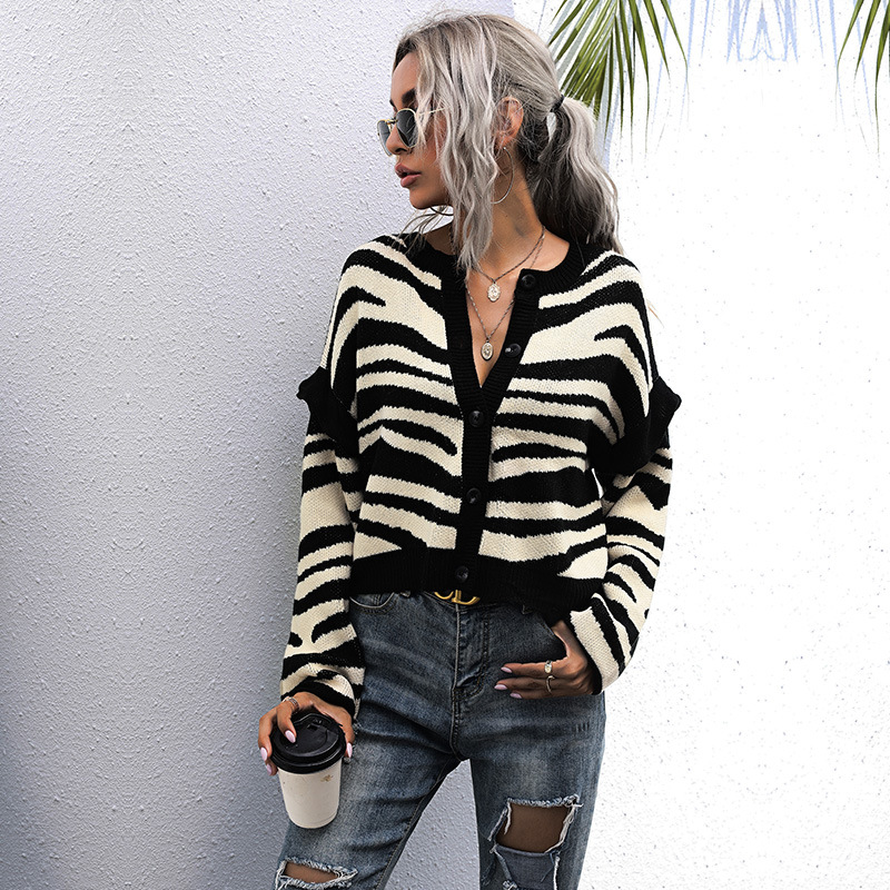 Contrast Stripes Buttons Knitted Short Sweater Cardigan_voghion.com