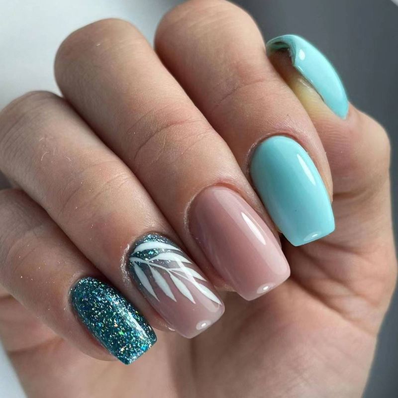 24 pieces of short to medium square light blue fresh French gold thread butterfly nail art fashionable wearable nail art pieces&1_voghion.com