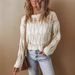 Jesienno-zimowy nowy, pusty sweter szydełkowy, wąska, leniwa i swobodna stylizacja, sweter z okrągłym dekoltem odsłaniającym ramiona_voghion.com