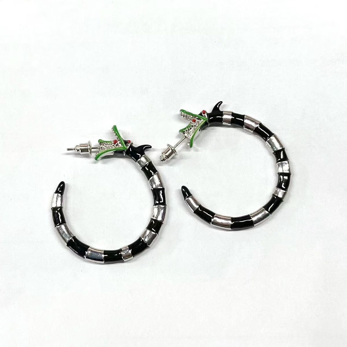 Orecchini con accessori per feste alla moda, design creativo e stravagante, a forma di verme di bambù e verme di sabbia_voghion.com