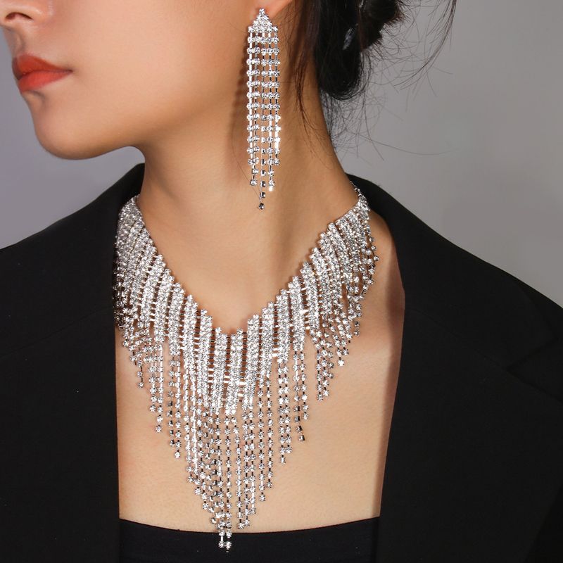 Übertriebenes Halsketten- und Ohrring-Set, eleganter High-End-Strass-Quastenschmuck, vielseitiges Kleid-Accessoire_voghion.com