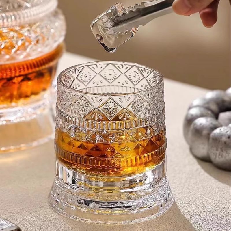 Geschenkbox-Set mit rotierendem Whiskyglas der Spitzenklasse mit Sternendiamanten SRT_voghion.com