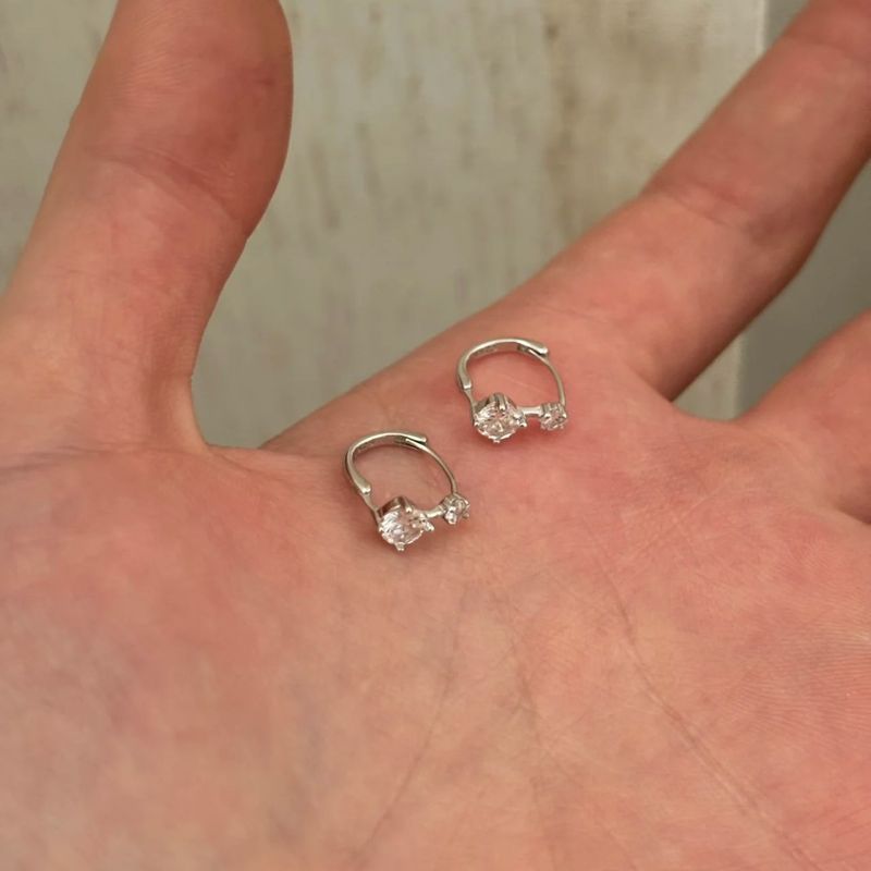 Boucles d'oreilles à tige élégantes et raffinées, style coréen, petites et exquises, double zircon, design haut de gamme, incrustées de super brillants_voghion.com