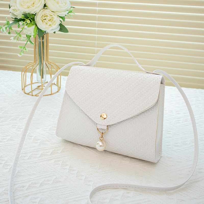 Minimalistische Umhängetasche für Damen – Kleine quadratische Handtasche in Unifarbe mit Perlenakzenten und geprägtem Muster (Perfektes Geburtstagsgeschenk für sie)​​_voghion.com