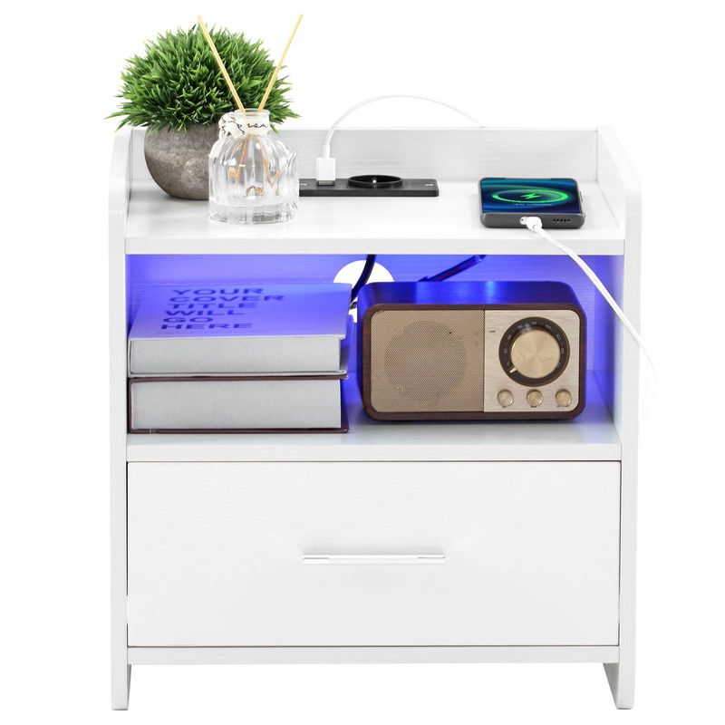 Moderner Nachttisch mit USB-Ladeanschlüssen und LED-Beleuchtung, Nachttisch mit Schublade und offenem Regal, Spanplatte, europäische Steckdose, weiß_voghion.com