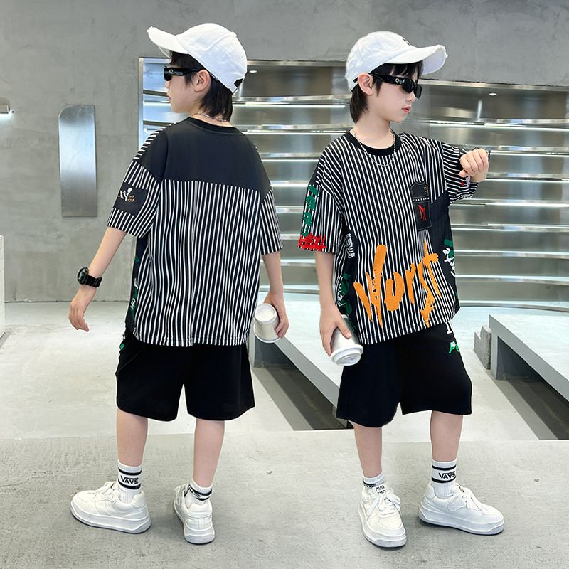 Kinderkleding Nieuwe zomer kinder street-blasting korte mouwen shorts pak jongens letter print zwart en wit gestreept casual pak_voghion.com