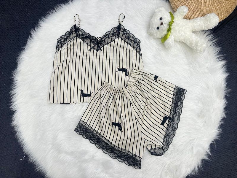 Dames nachtkleding High-end pyjama's van ijszijde, korte pyjamabroeken met borstkussentjes_voghion.com