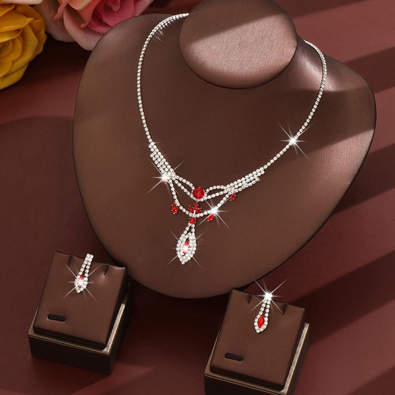 Women’s Jewelry Set Fashion Temperament Light Luxury Rhinestone Necklace Earrings Set Temperament Full Diamond Set Exquisite_voghion.com
