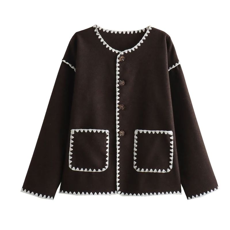 Cappotto corto da donna in tweed di colore abbinato con colletto alla moda e bottoni_voghion.com