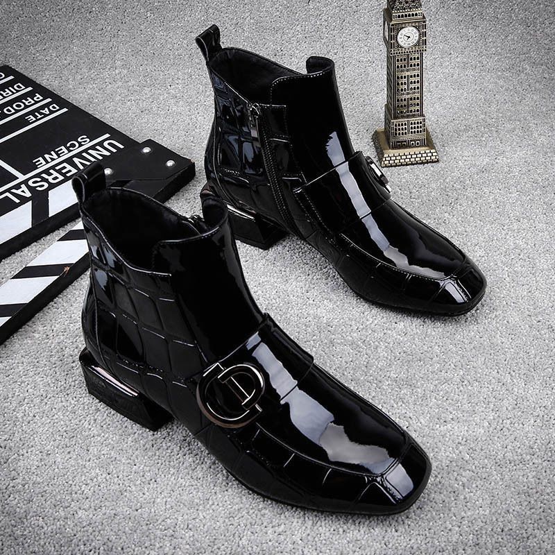 Bottes Martin 2020 automne et hiver, nouvelles bottes brevetées à fond plat et bout carré avec isolation en peluche, bottes courtes de style britannique_voghion.com