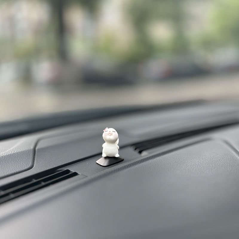 Słodka mini stokrotka w środkowej konsoli okiennej, seria uzdrawiająca, dekoracja wnętrza, spersonalizowana lalka samochodowa_voghion.com