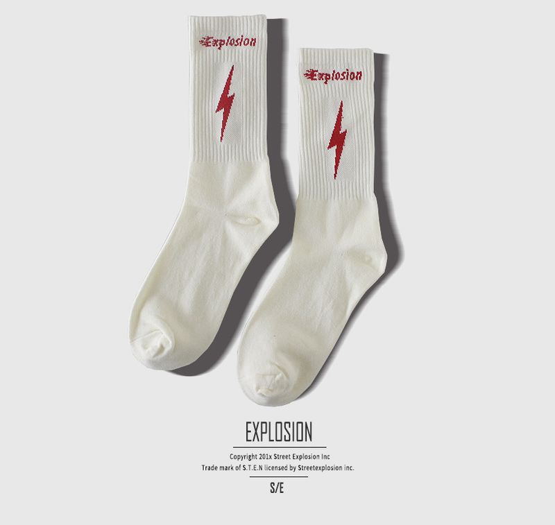 2025d SE131 Sports Street Hip-Hop Style Mid-Calf Men's Cotton Trendy Skateboard Socks_voghion.com