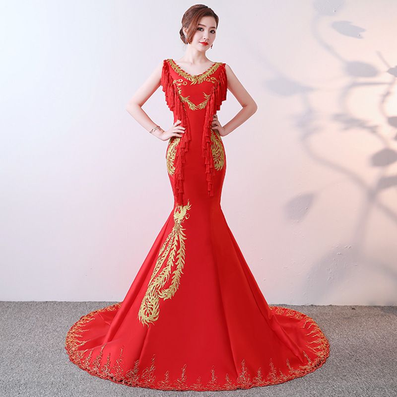 Abendkleid im chinesischen Meerjungfrauenstil – trägerloses rotes Hostessenkleid mit Schleppe, elegant für Bühnenauftritte und Modenschauen_voghion.com
