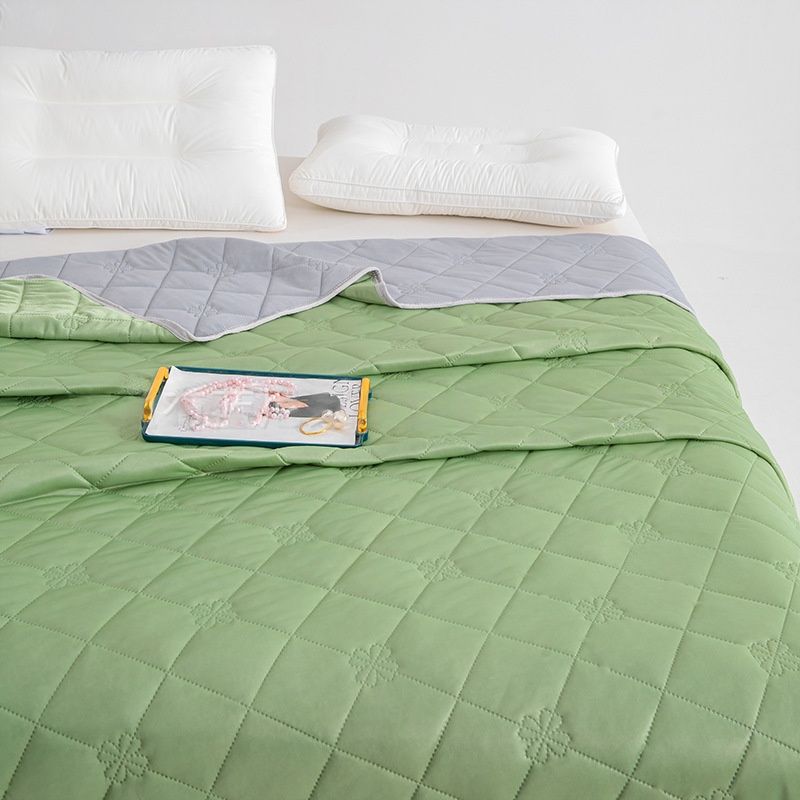 Washable Lightweight Summer Cooling Quilt For Hot Sleepers Night Sweats, Double-Sided Cool Touch Soft Breathable Comforters Fruit Green_voghion.com