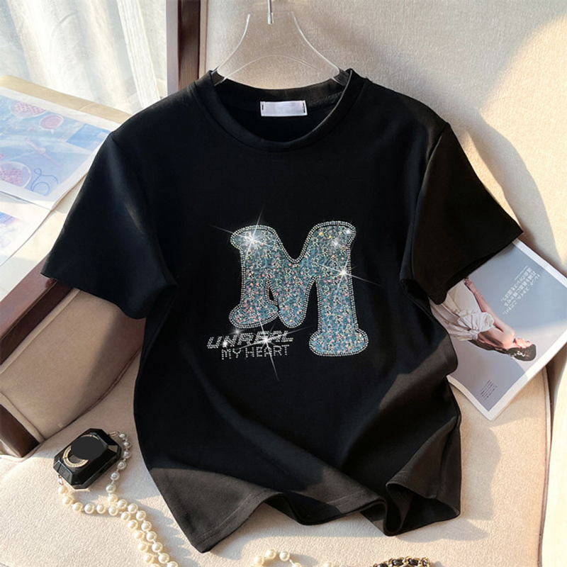Abbigliamento da donna T-shirt bianca a maniche corte con spalle dritte, primavera 2024, nuova moda estiva, top con design a diamante pesante e caldo_voghion.com