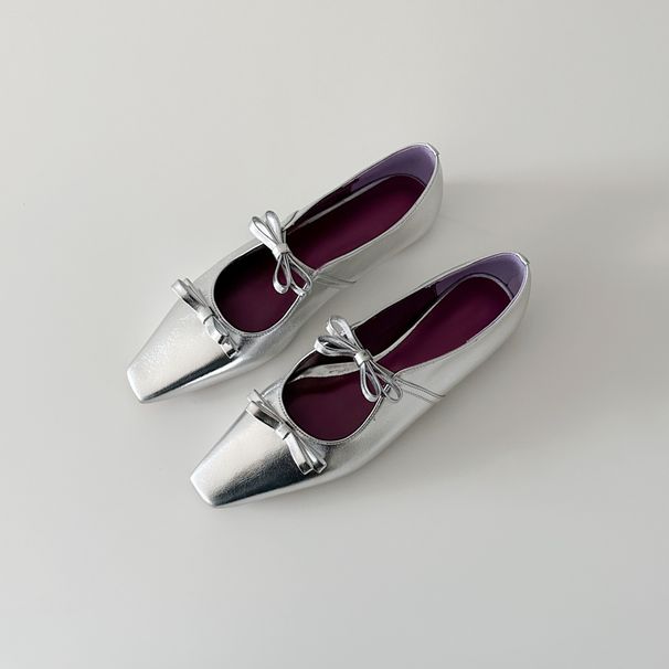 Scarpe Mary Jane color argento con cinturino e punta quadrata piccola, nodo a fiocco, versione in pelle di pecora, con aumento di altezza interno._voghion.com