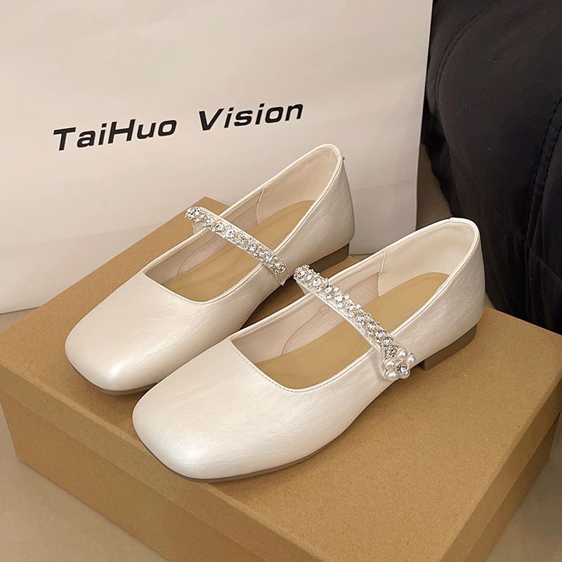 Französische silberne Einzelschuhe, der Sommerrock der Damen ist wunderschön, der flache Boden ist nicht müde, Mary Jane kleine Lederschuhe am Abend_voghion.com