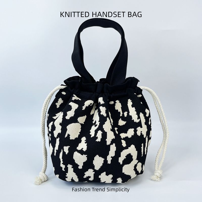 Knitted Water Bucket With Cute Cartoon Pattern, Casual And Versatile Drawstring Handbag, Armpit Bag, Bento Lunch Bag_voghion.com