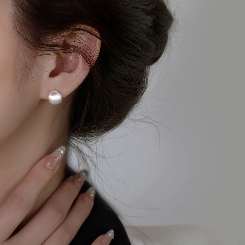 Orecchini a sfera rotonda in argento puro spazzolato per donna 2024, nuovi gioielli per orecchie minimalisti in stile freddo con fibbia in metallo di alta qualità_voghion.com