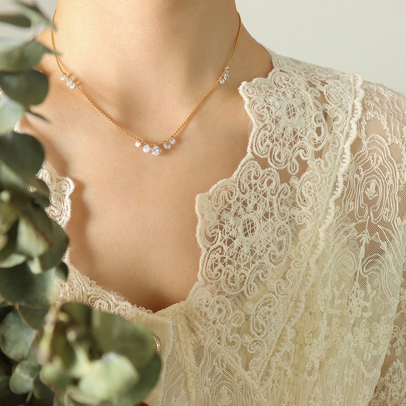 Retro Temperament Bright Zircon Pendant Necklace Women's Personality Fashion Collarbone Chain Jewelry Gift_voghion.com
