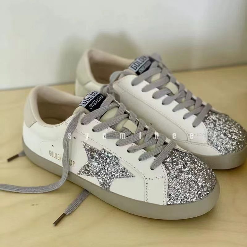 Südkoreas East Gate 2024 Frühjahr Neue klassische Paillettensterne Kleine Damenschuhe mit flacher Unterseite Vielseitige Boardschuhe Schmutzig_voghion.com