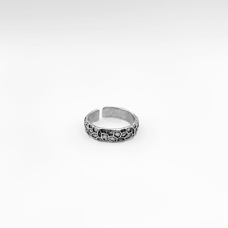 Anello unisex placcato argento con motivo a pietra martellata, versatile e regolabile, per coppia, con dito aperto_voghion.com