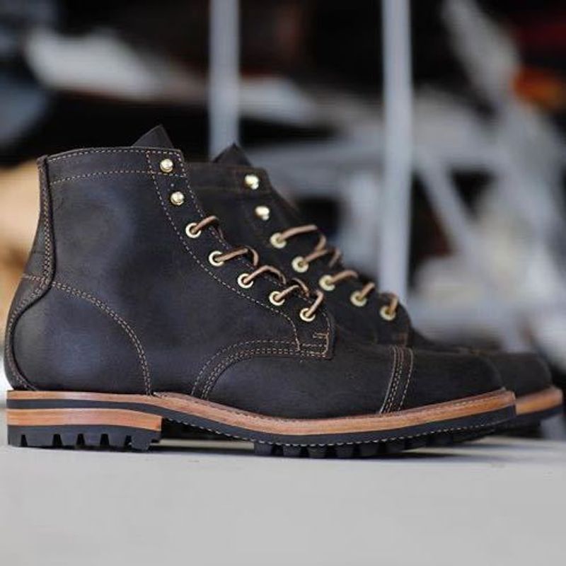 New 2024 autumn and winter European retro men's Martin boots with thick toe and lace up for men_voghion.com