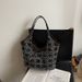 2025 New Zipper Shoulder Bag Women's Commuter Crossbody Bag Black Tote Bag Versatile_voghion.com