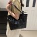 Large Capacity For Women 2024 New Casual Work Commuting Shoulder Bag, Textured College Student Contrasting Tote Bag_voghion.com