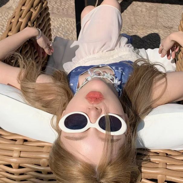 LazyZoom Cat-Shaped Eye Photo Concave Oval GM Sun High Sense White Travel Retro Women's European And American Fashionable_voghion.com