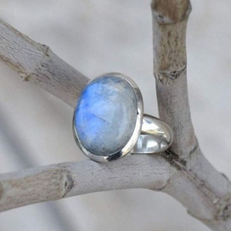 Il nuovo anello in argento thailandese con pietra di luna in stile punk di Sanjie è un accessorio fatto a mano molto popolare_voghion.com