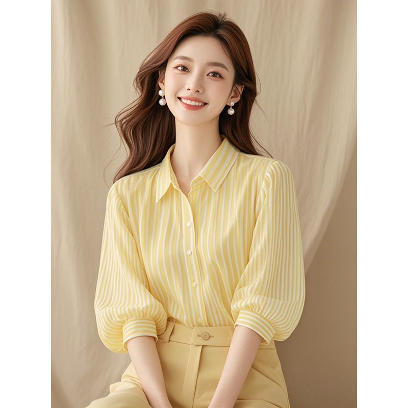 Estate 2025, nuovo top corto in stile francese con un temperamento raffinato e maniche a lanterna a sette punte, a righe gialle_voghion.com