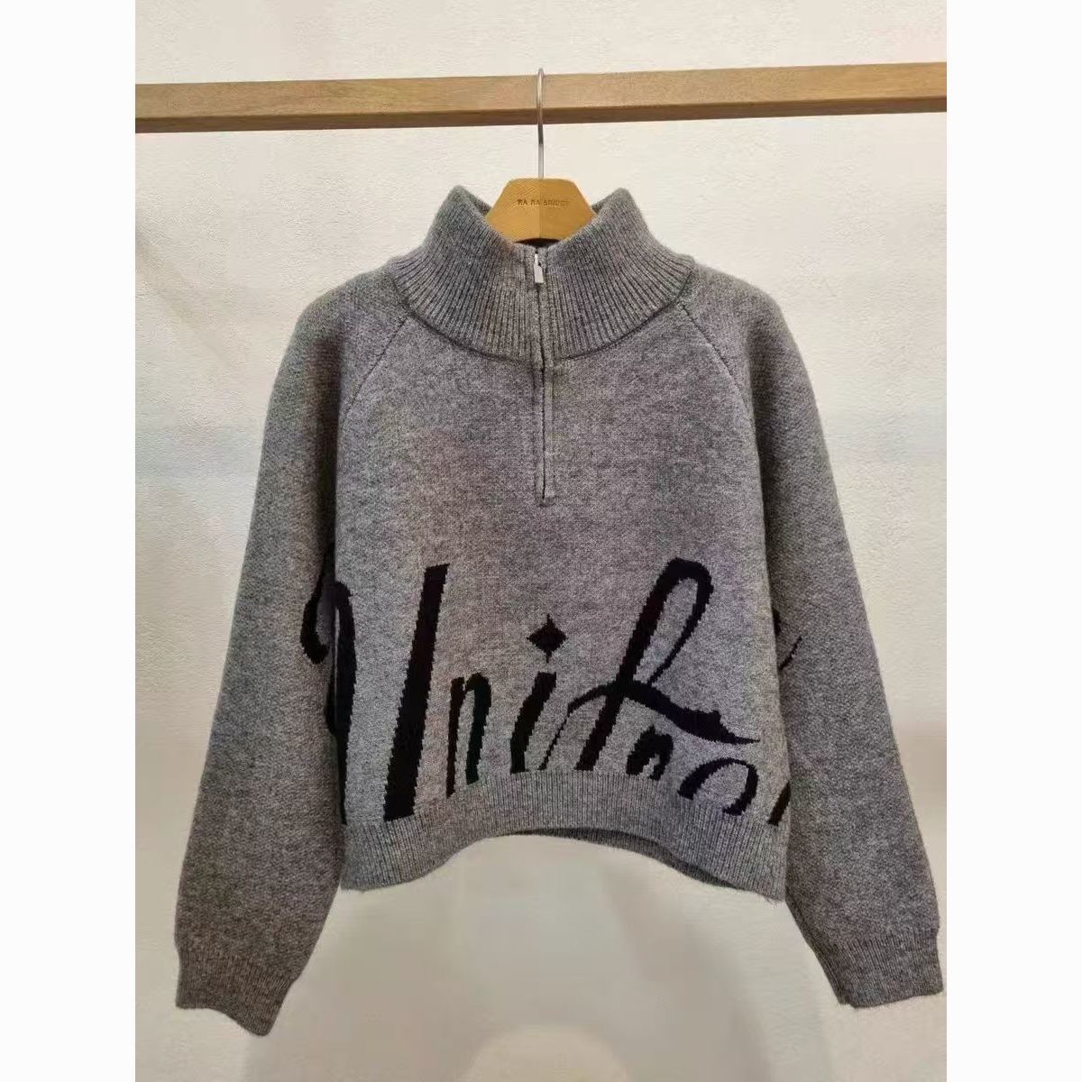European-Style Oversized Knit Sweater – Soft Acrylic Round Neck Pullover With Minimalist Grey Pattern_voghion.com