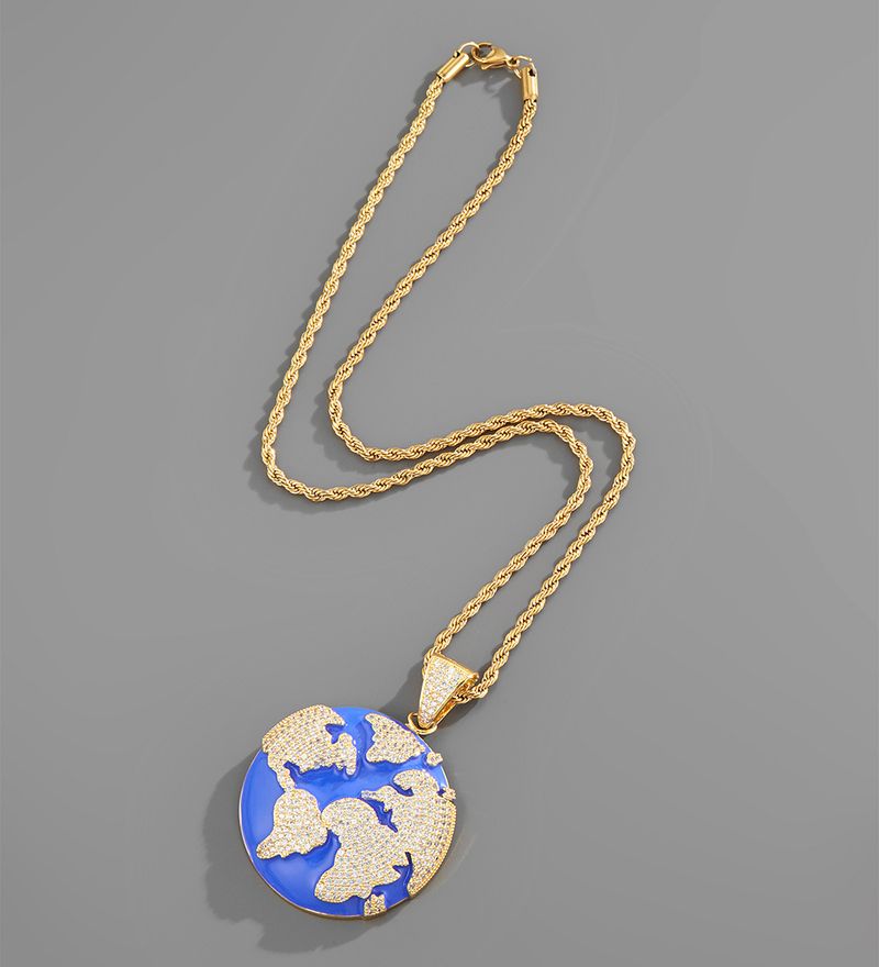 Nuova collana con ciondolo a forma di terra in rame micro intarsiato con zirconi per cantanti rap_voghion.com