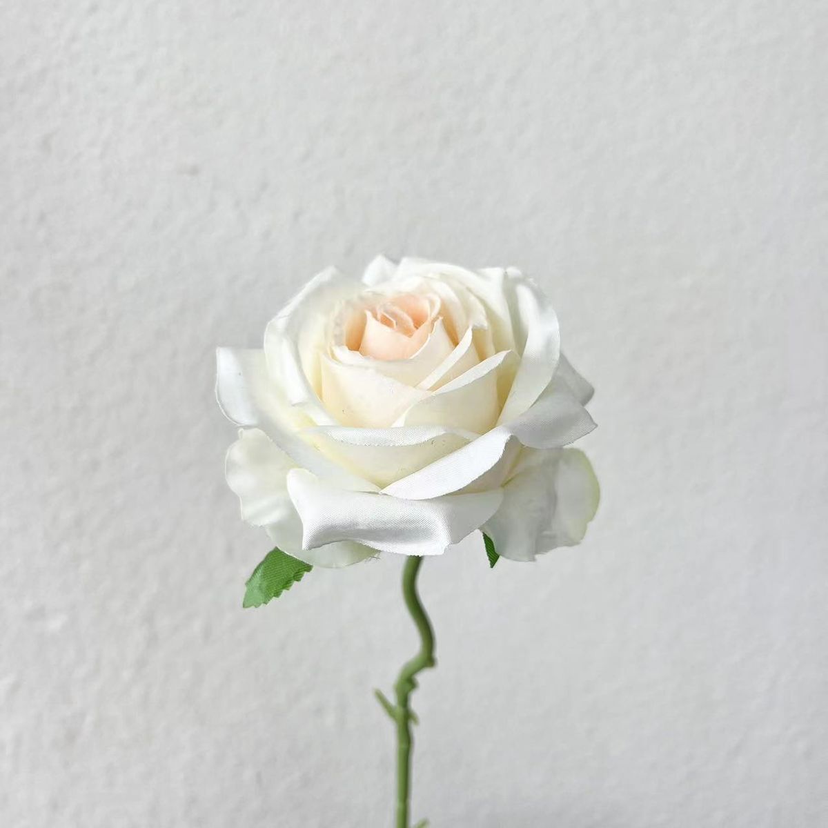 Konstgjorda och torkade blommor Champagnefärgade bröllopsceremonier Tak i hallen Guide till hotelldekoration_voghion.com