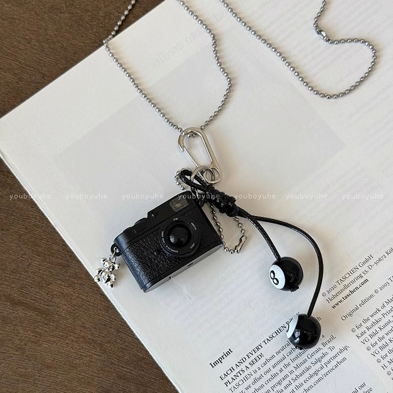 Hip Hop Flash Camera Necklace Long Pendant Ins Personality Versatile Clubbing Sweater Chain Unisex Couple Accessories_voghion.com