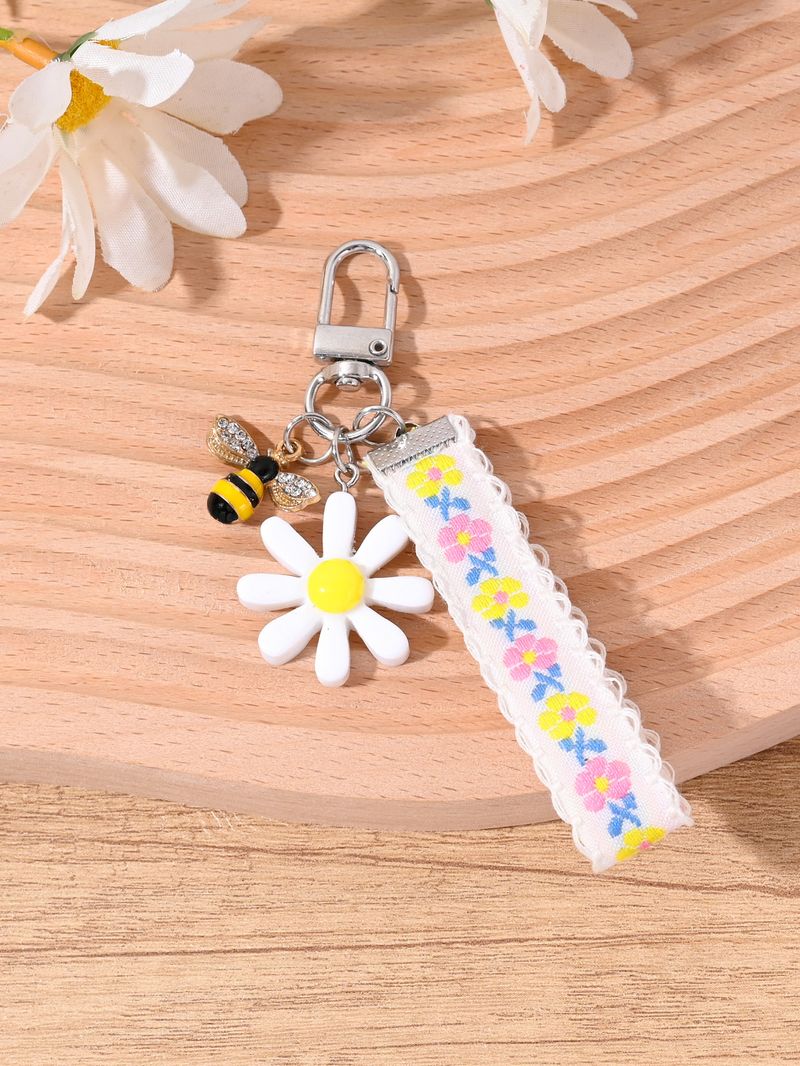 Little Daisy Bee New Niche Cute Bag Car Key Pendant Keychain_voghion.com