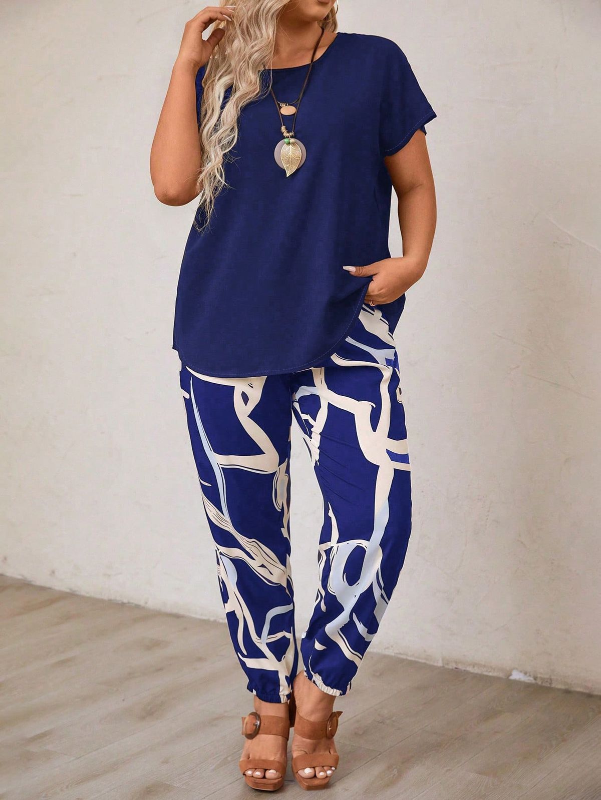 Damenbekleidung Zweiteiliger Anzug Rundhalsausschnitt Kurzarm Bedruckter Hosenanzug_voghion.com