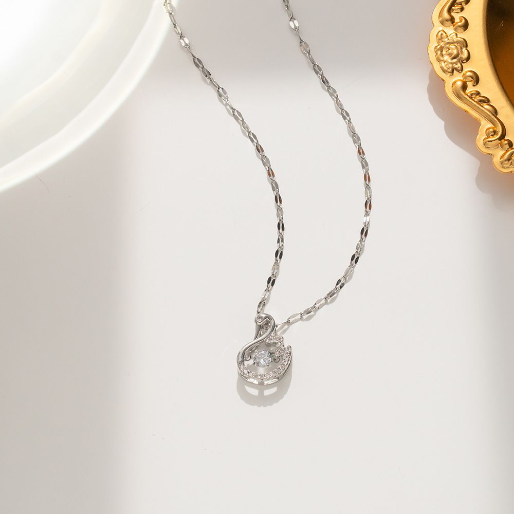 The new titanium steel smart flashing diamond swan necklace women;s inlaid super flashing zircon temperament clavicle chain does not fade_voghion.com