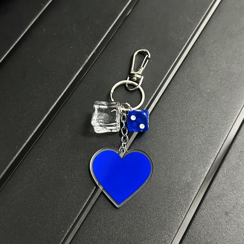 Chaveiro de acrílico assimétrico em formato de coração - pingente de cristal 3D para meninas e casais (vermelho/azul/rosa, não tóxico e refletivo)_voghion.com