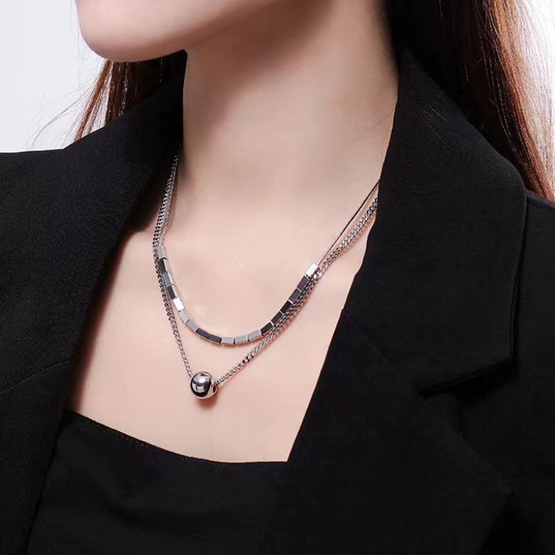 Women's high-end simple design accessories double-layer stacked titanium steel non-fading clavicle chain light luxury_voghion.com
