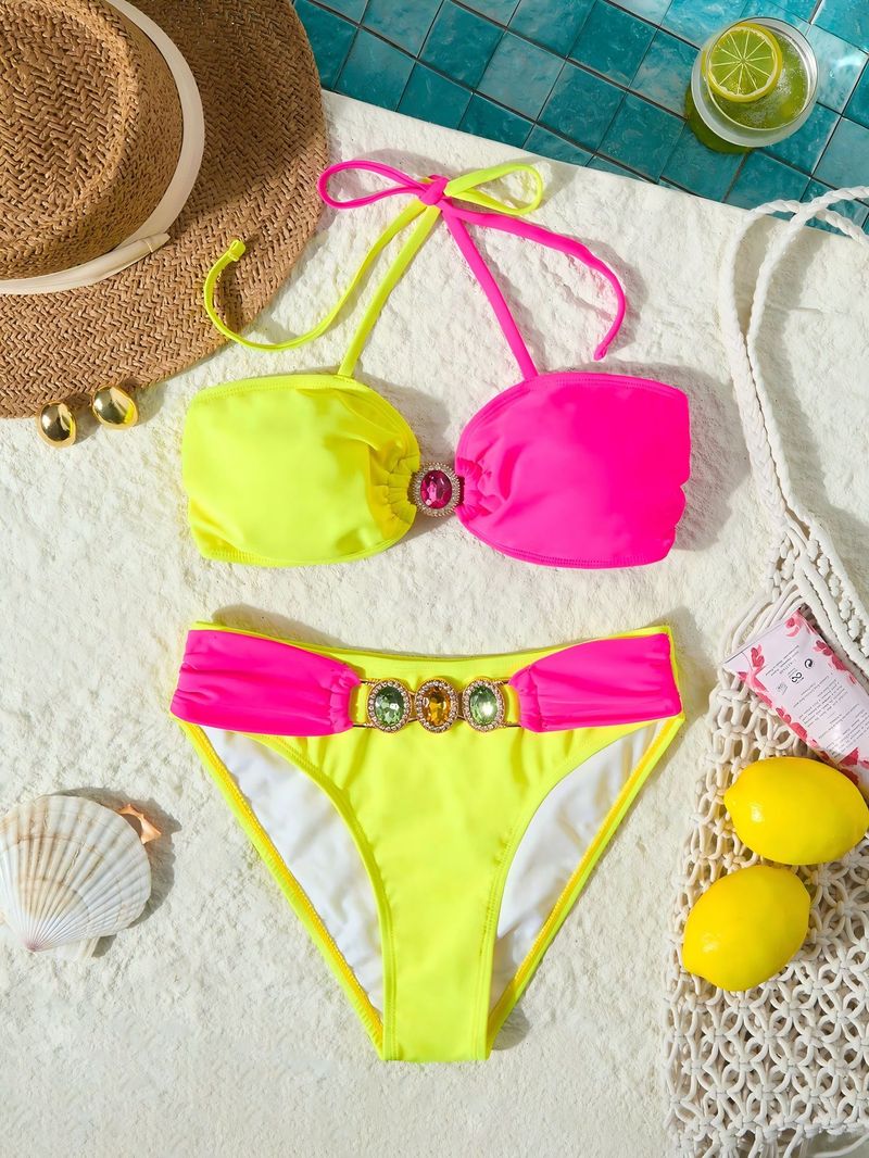 Maillot de bain tube pour femme avec décolleté en V et lacets en losanges_voghion.com