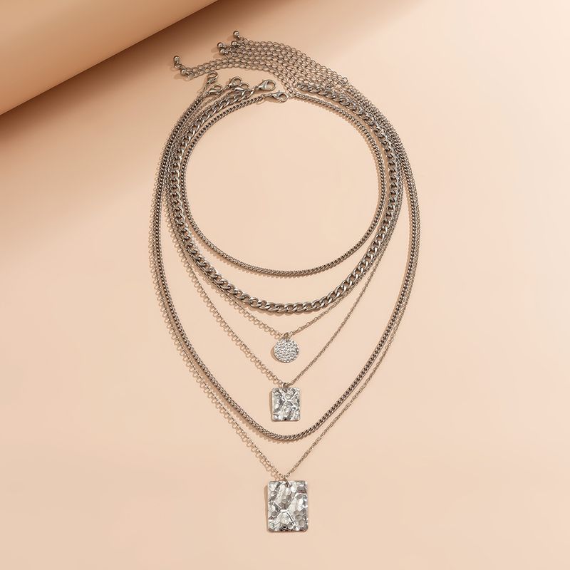 Europäischer und amerikanischer grenzüberschreitender Schmuck Ins Persönlichkeit Nischen-Metallkette Stapelhalskette Süße coole geometrische Anhängerhalskette für Frauen_voghion.com
